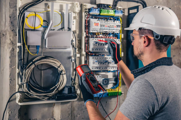 Best Electrician Near Me  in Carlyle, IL