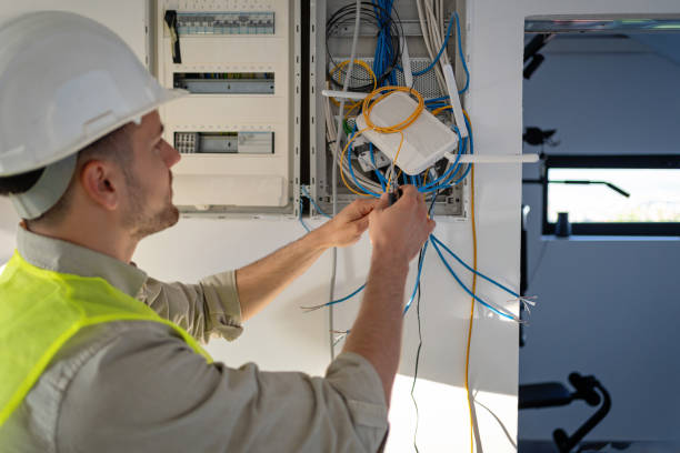 Best Electrician Near Me  in Carlyle, IL